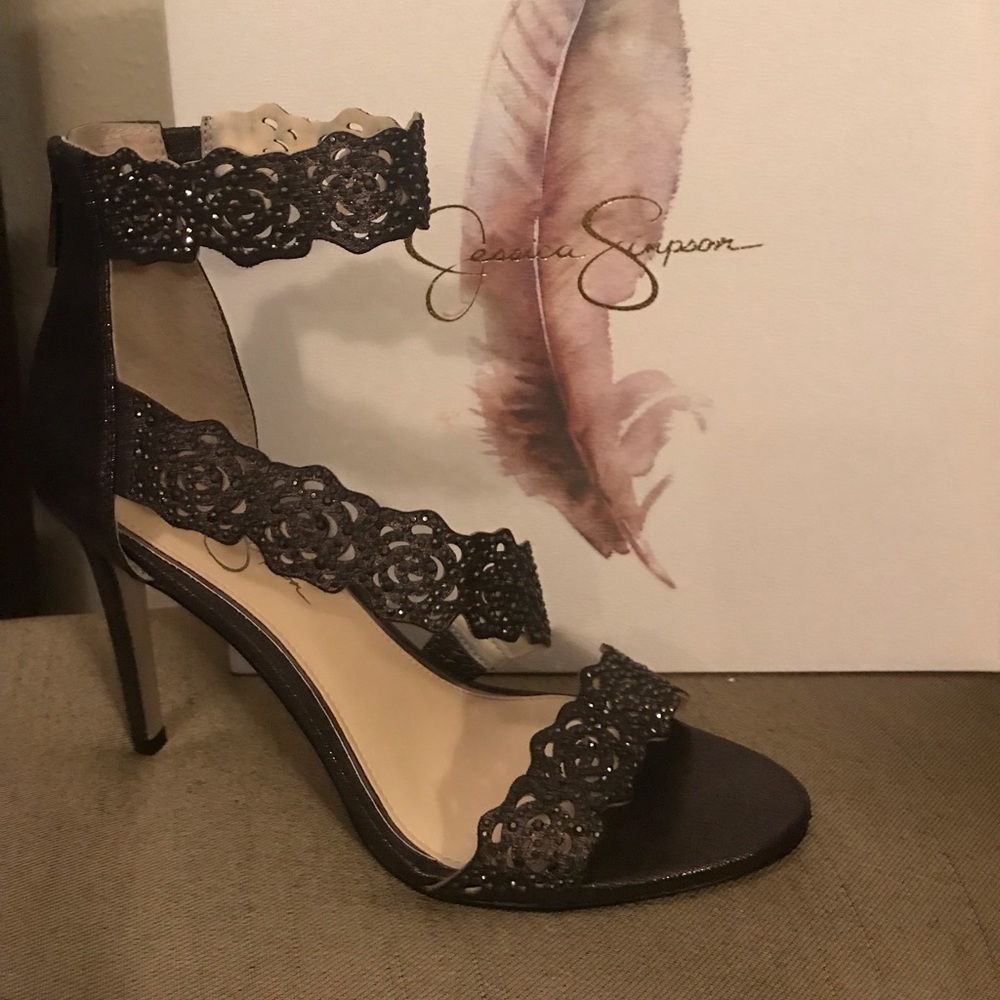 Jessica Simpson zip back heel